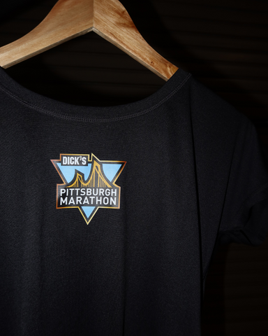 WOMEN'S OGIO x PITTSBURGH MARATHON PERFORMANCE TEE