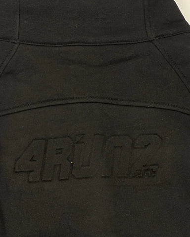 THE COMMONWEALTH CROPPED 4RUN2 Q-ZIP
