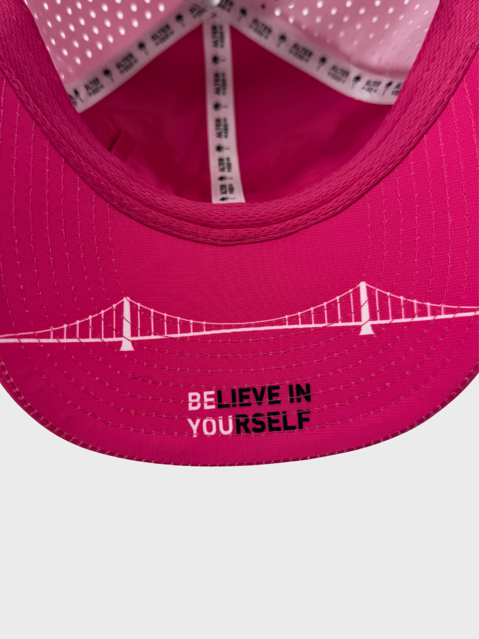 ALTER EGO PERFORMANCE HAT PITTSBURGH MARATHON - HOT METAL PINK