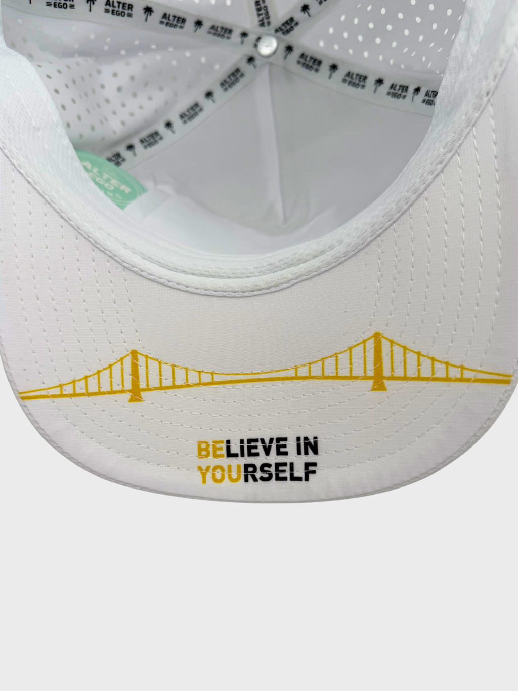 ALTER EGO PERFORMANCE HAT - FOUR RUN TWO WHITE