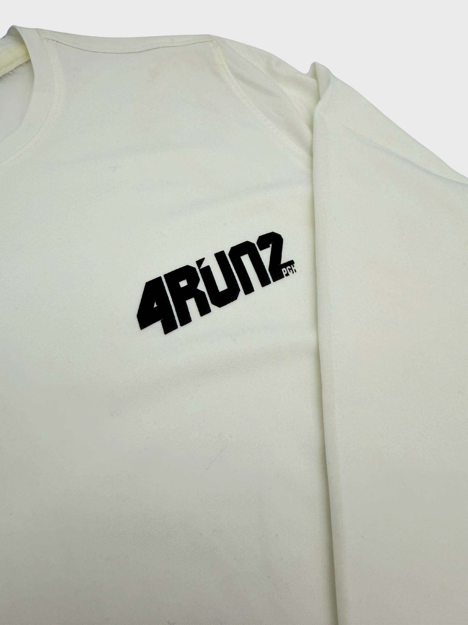BROOKS WHITE LONGSLEEVE