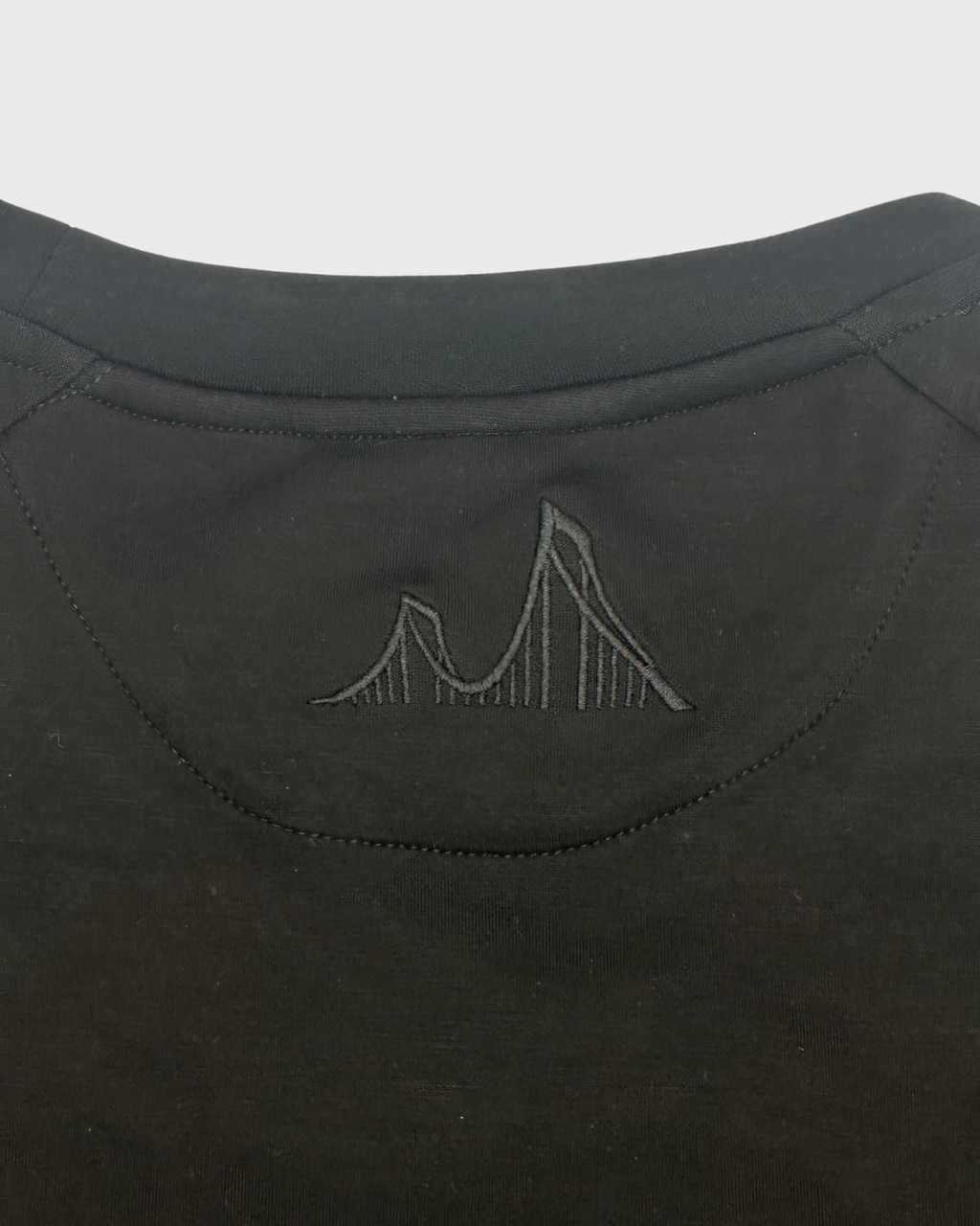 CONQUER PERFORMANCE CREWNECK 4RUN2 BLACK