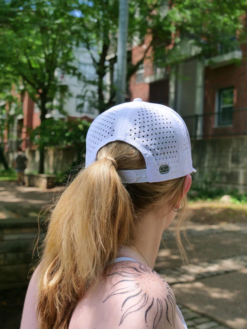 ALTER EGO PERFORMANCE HAT - FOUR RUN TWO WHITE