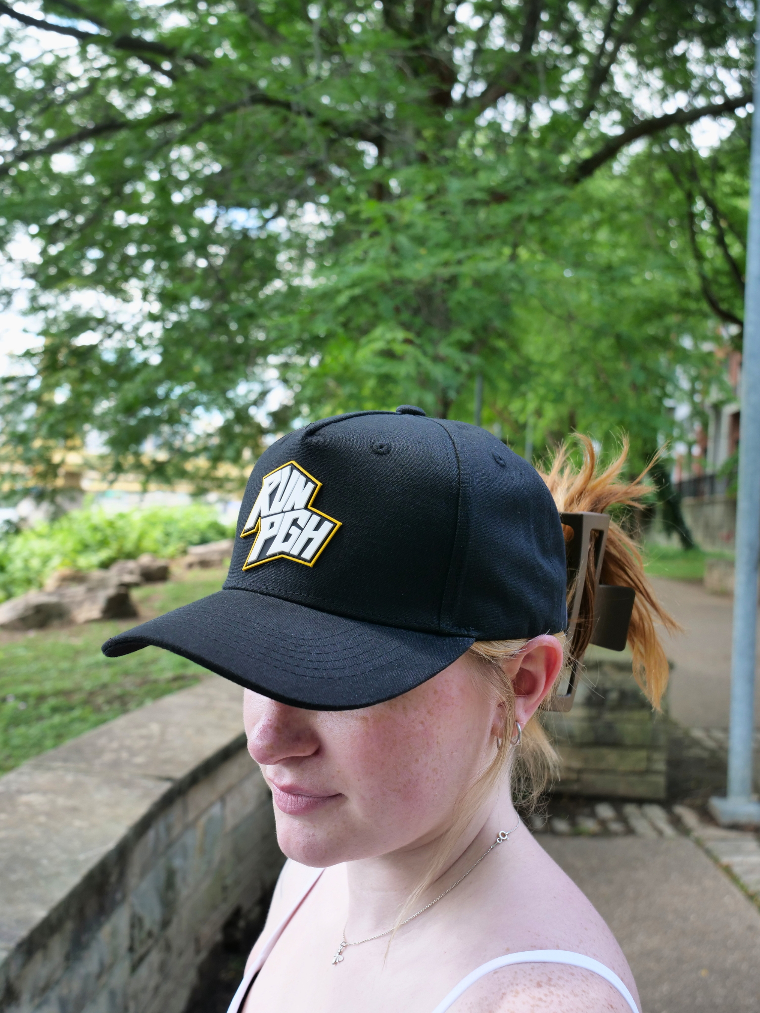 RUN PGH MESH TRUCKER HAT
