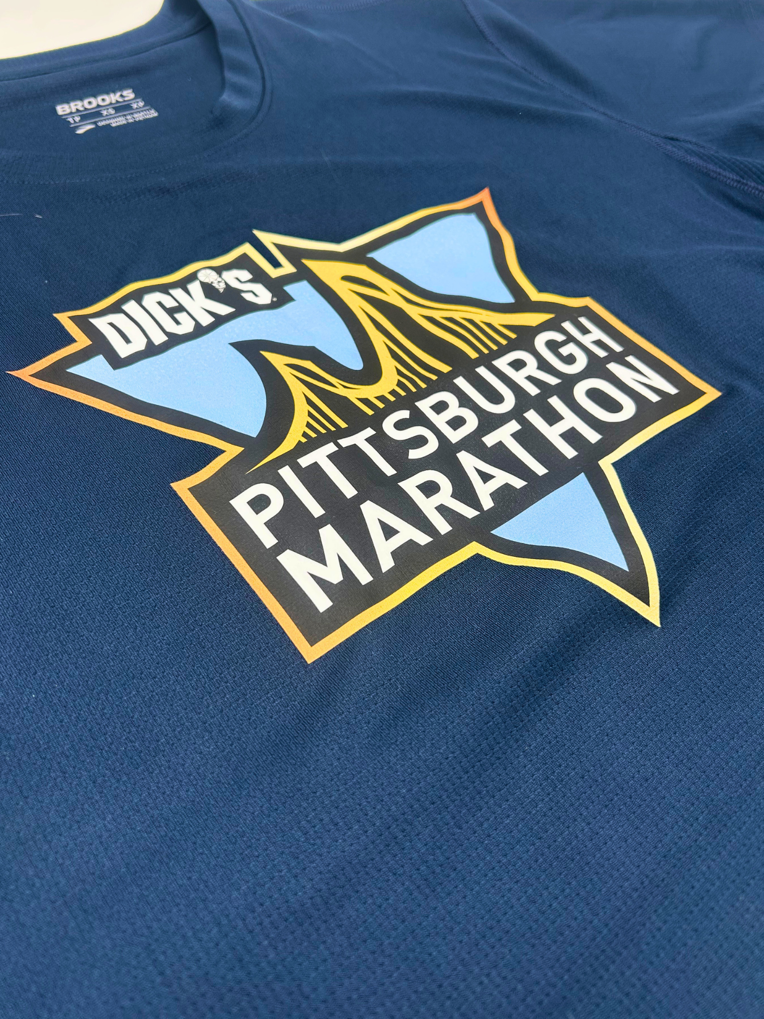 BROOKS MIDNIGHT BLUE SHORTSLEEVE
